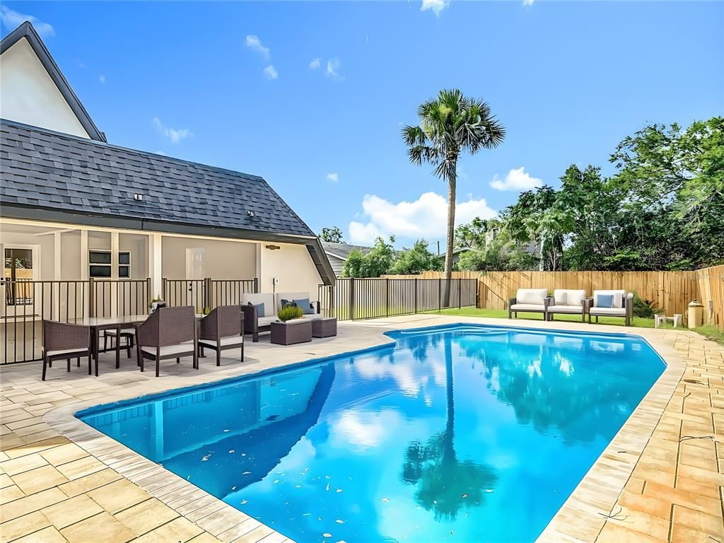 Exterior, Pool
