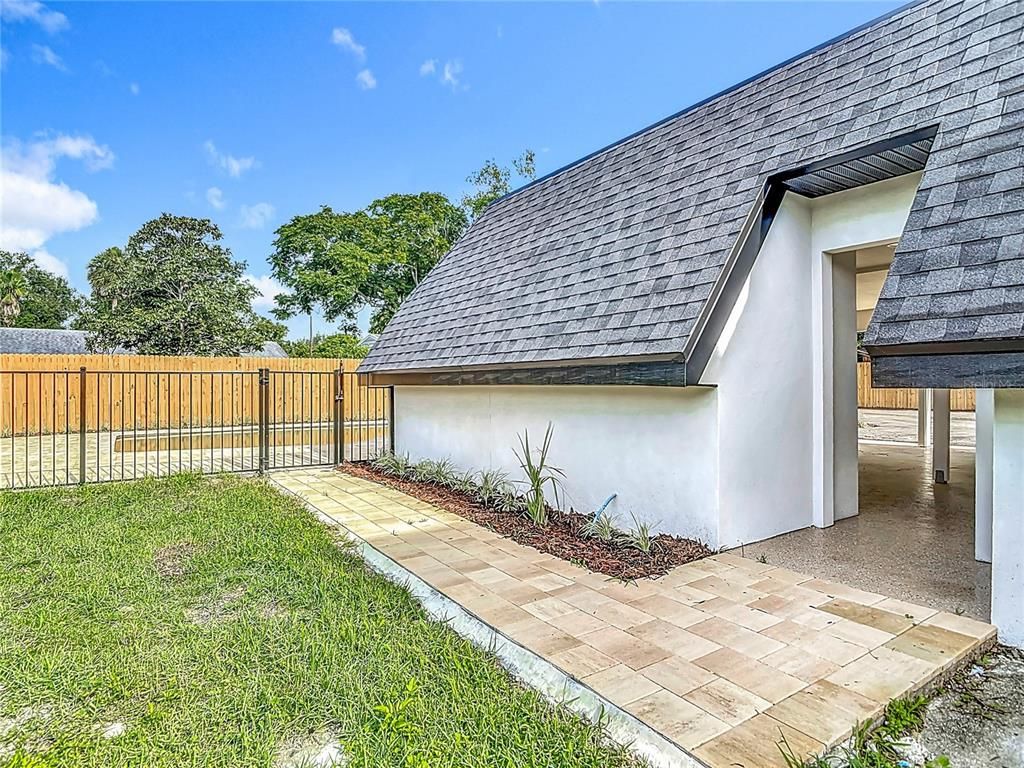 Backyard, Exterior