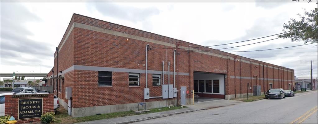 Exterior, Facade, Brick Facade, Highrise