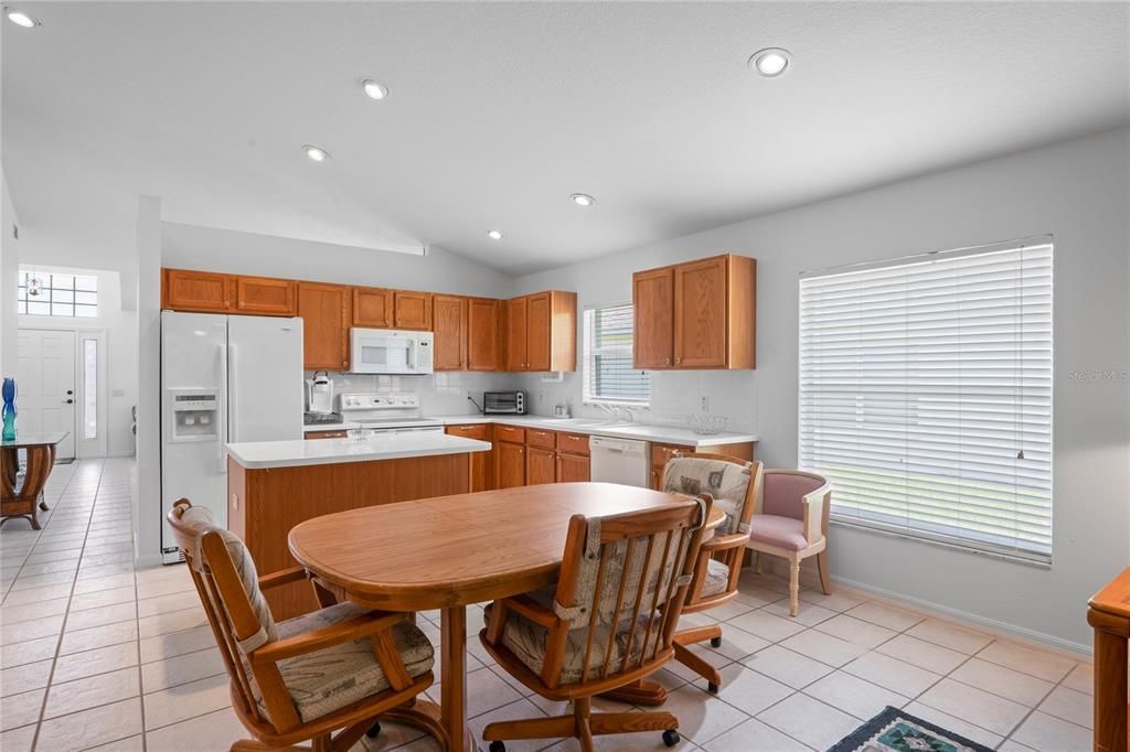 Dining room, Interior, Kitchen, Recessed Lighting