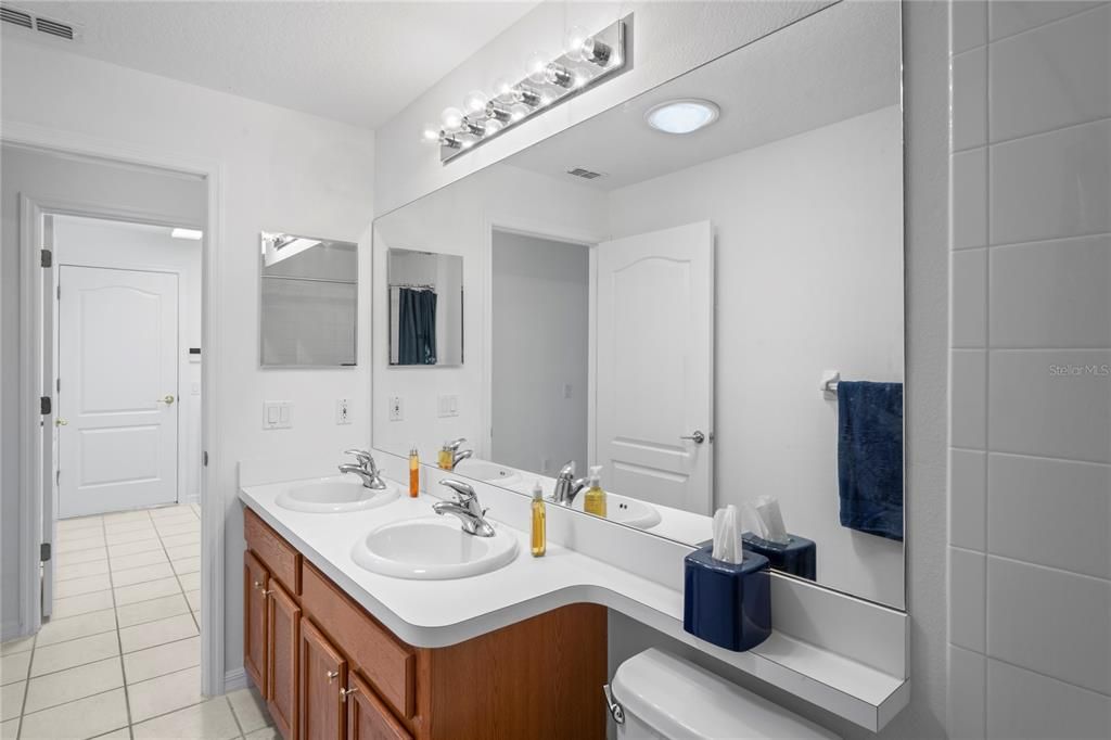 Bathroom, Dual Sink Vanities, Interior, Recessed Lighting