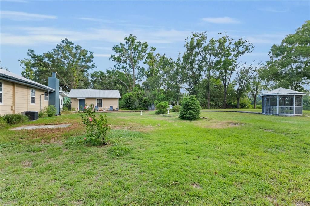 Backyard, Exterior