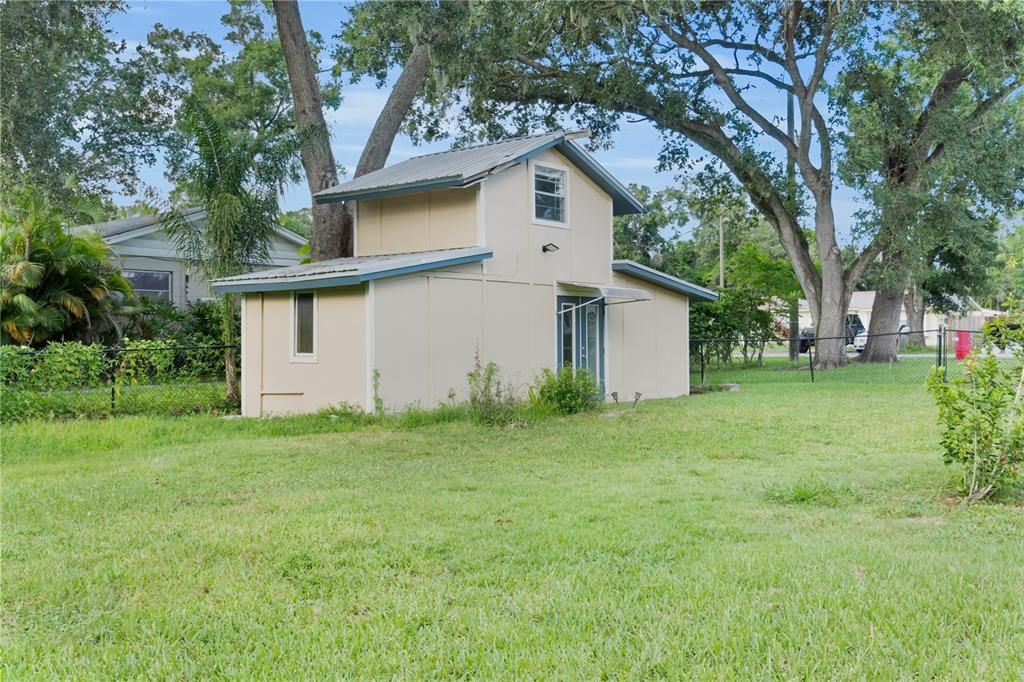 Backyard, Exterior