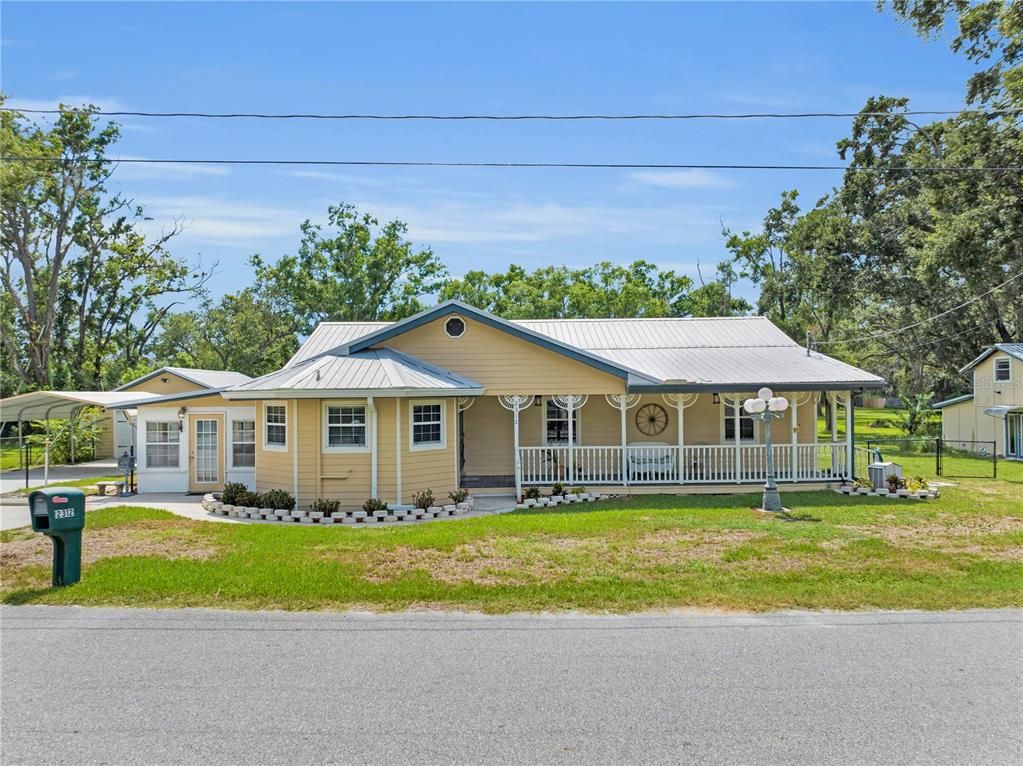 Backyard, Exterior, Facade, Ranch