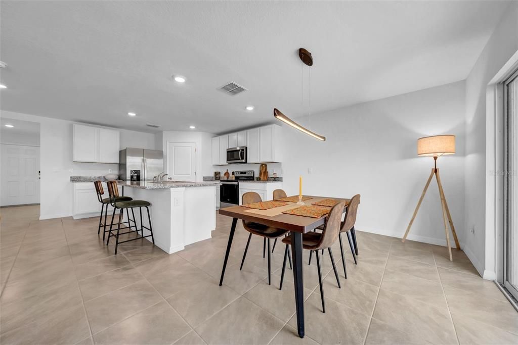 Dining room, Interior, Kitchen, Pendant Lights, Recessed Lighting, Stainless Steel Appliances