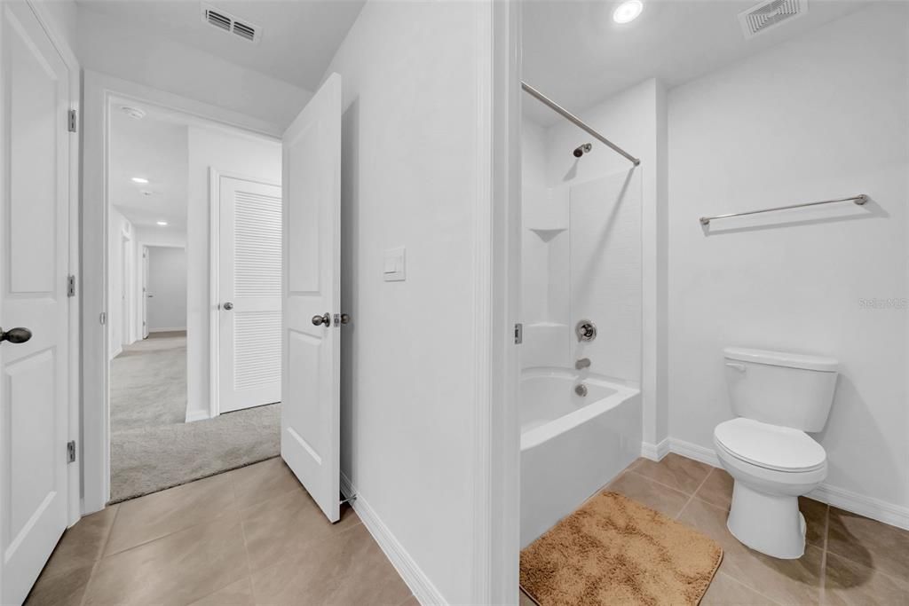 Bathroom, Interior, Recessed Lighting