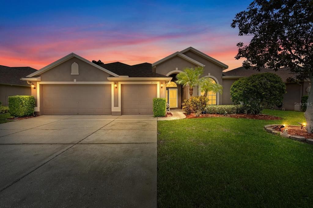 Attached, Backyard, Exterior, Facade, American Craftsman