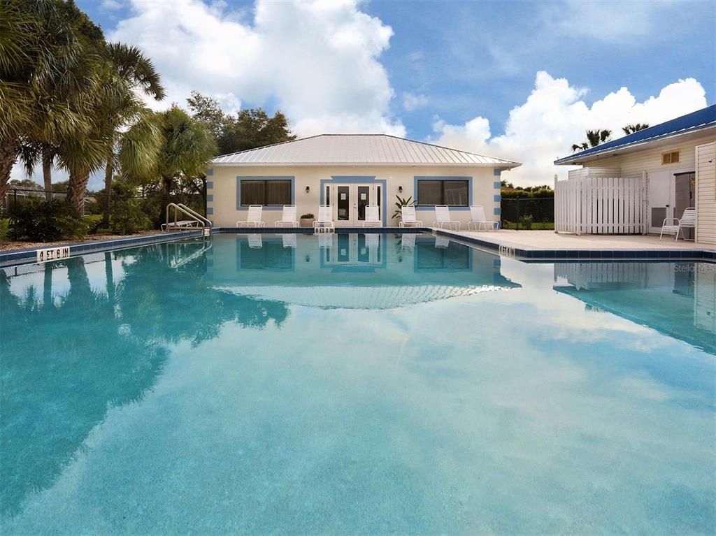 Exterior, Pool