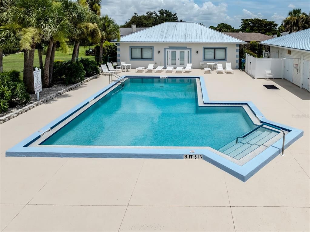 Exterior, Pool
