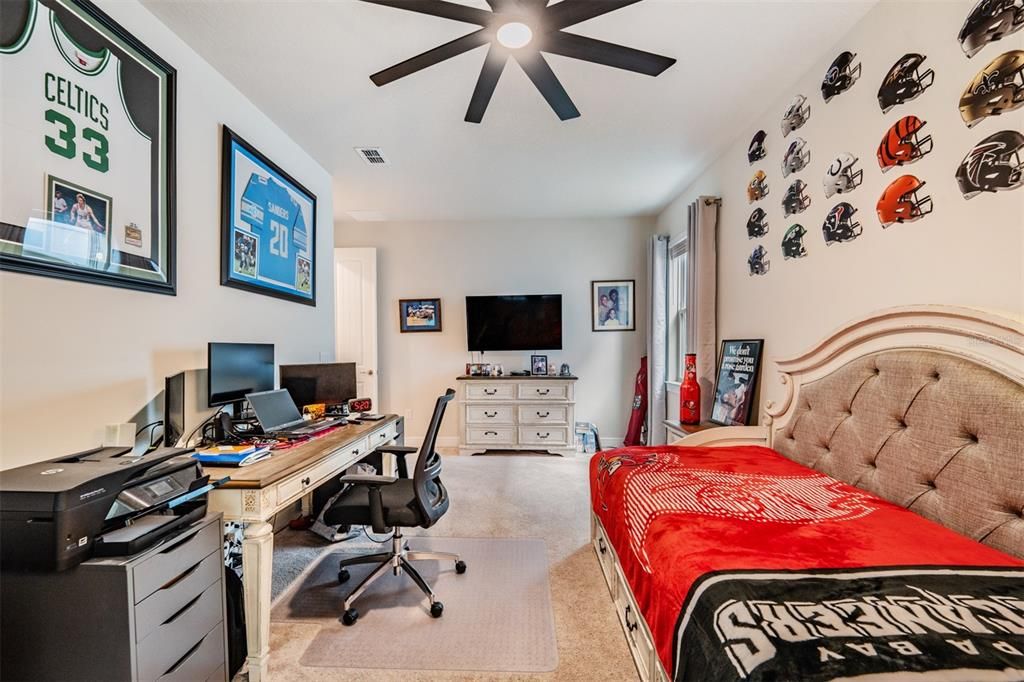 Home Office, Interior
