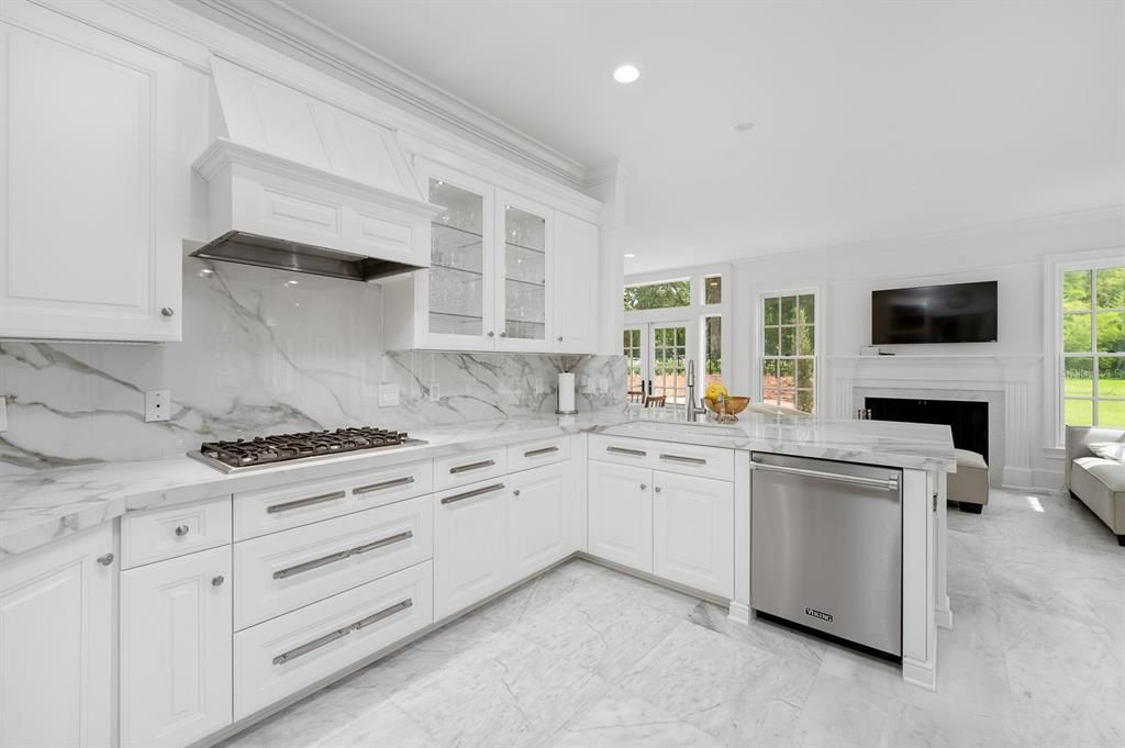 Fireplace, Interior, Kitchen, Marble, Marble Walls, Recessed Lighting