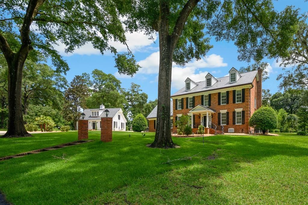 Backyard, Exterior, Facade, Brick Facade, Georgian