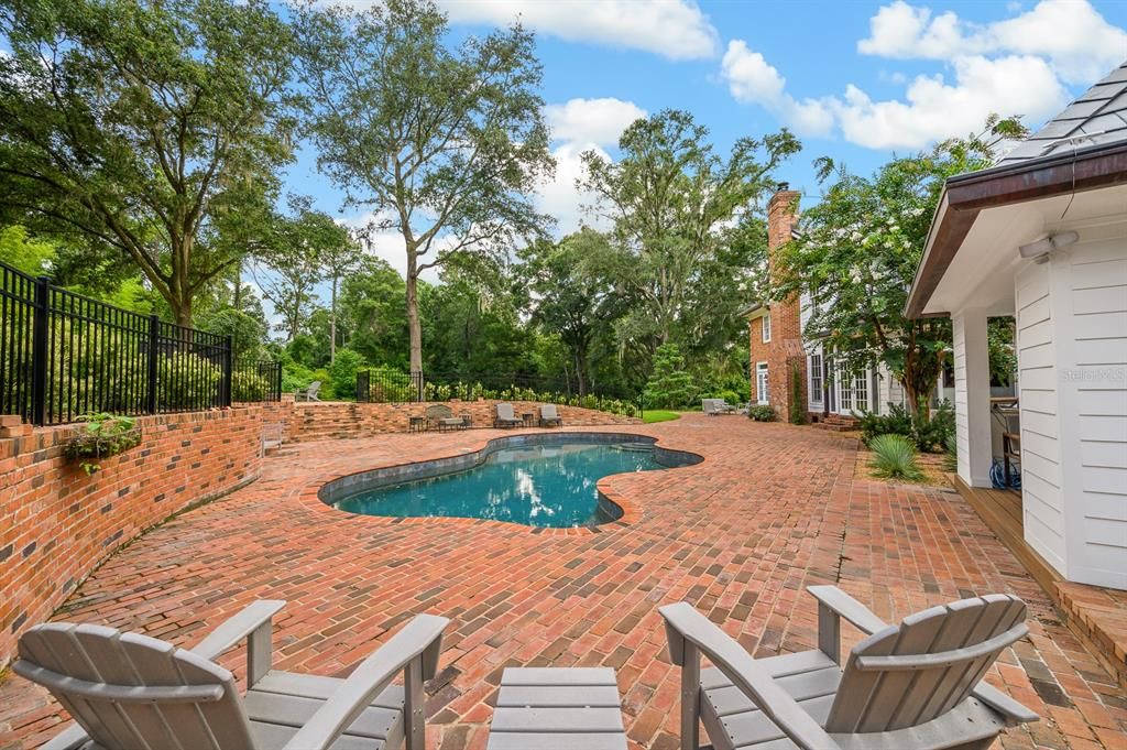 Exterior, Pool