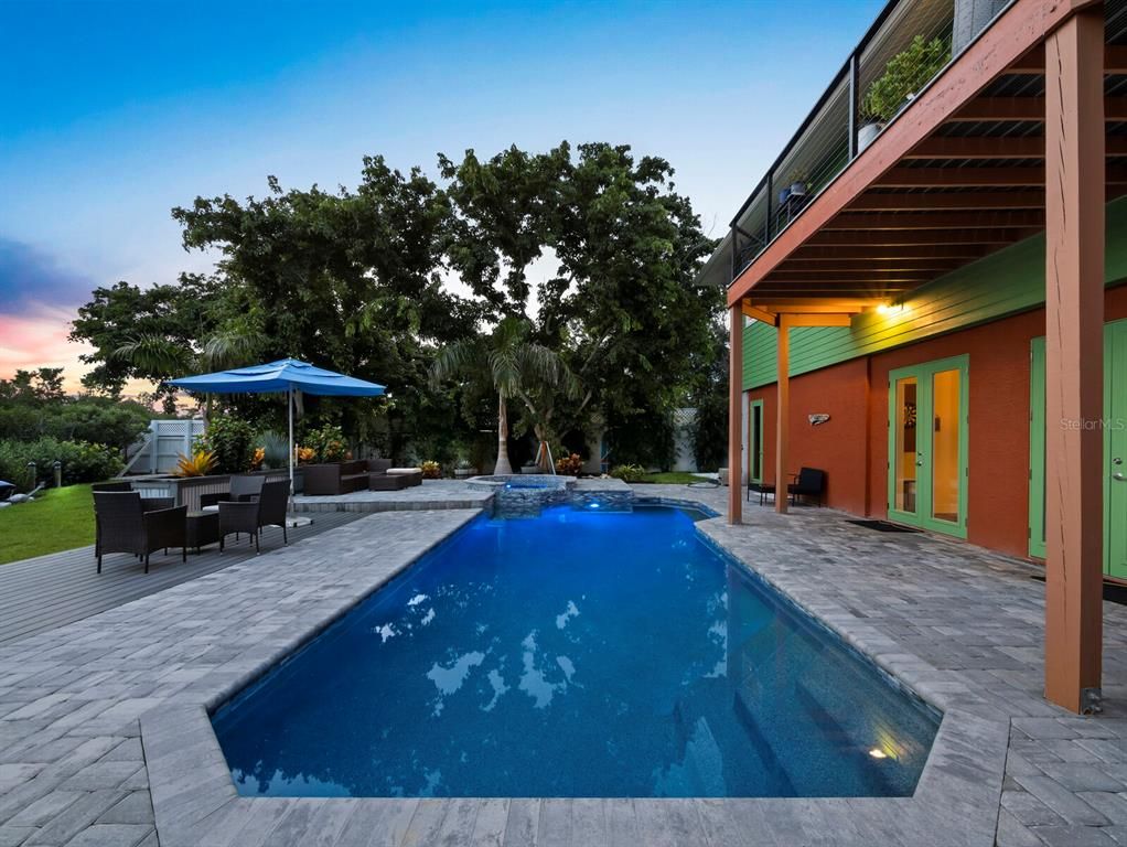Exterior, Pool