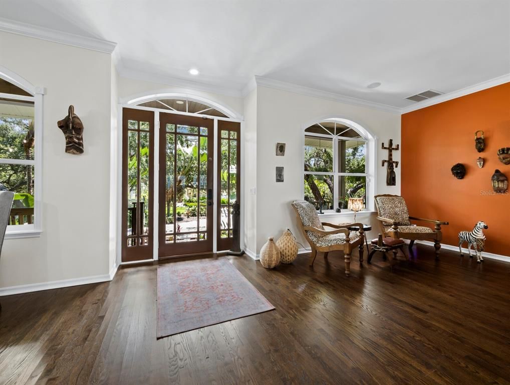 Interior, Recessed Lighting, Wood Texture Flooring