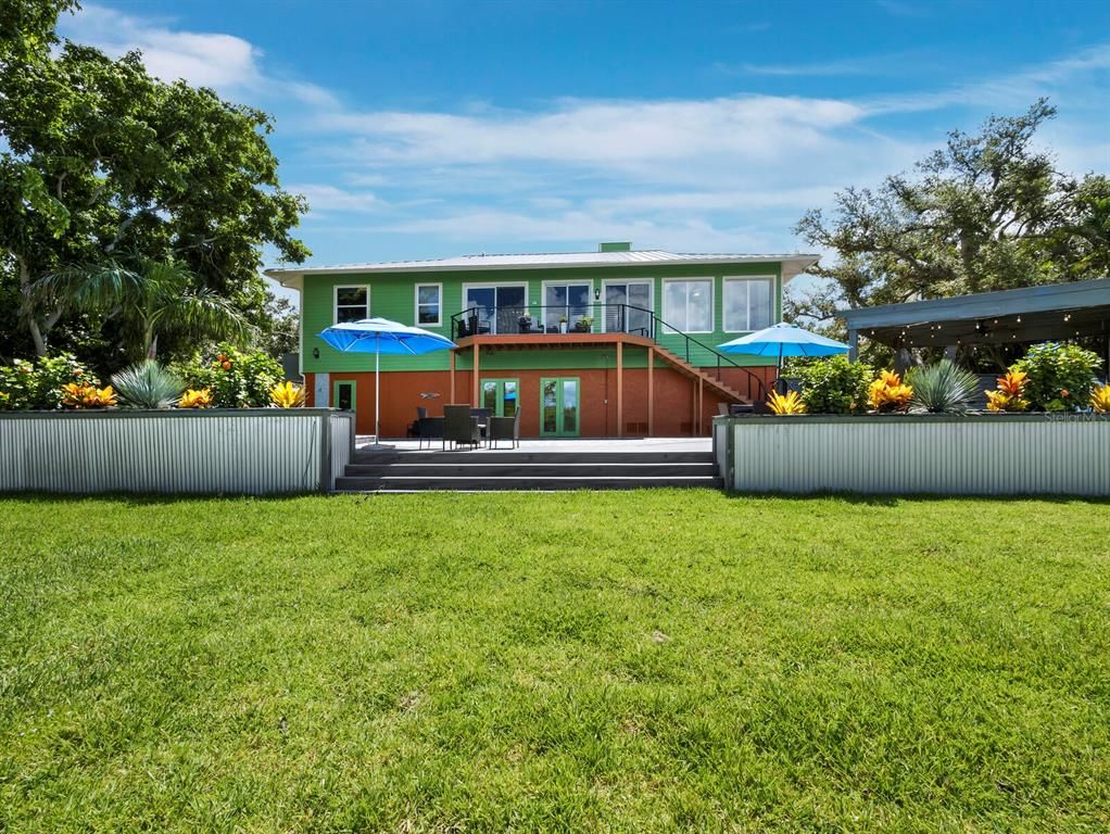 Backyard, Exterior