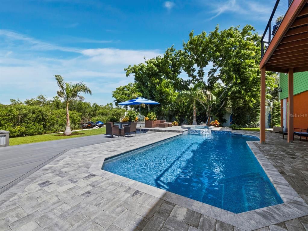 Exterior, Pool