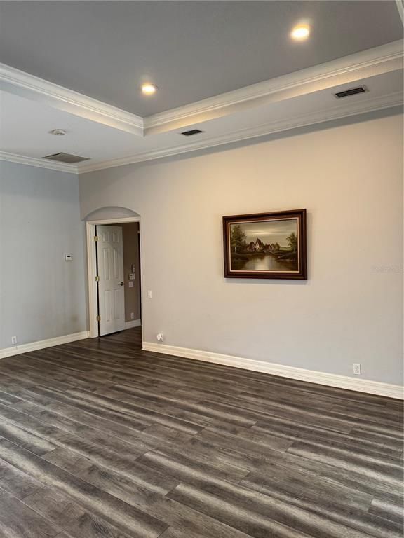 Empty room, Interior, Recessed Lighting, Wood Texture Flooring