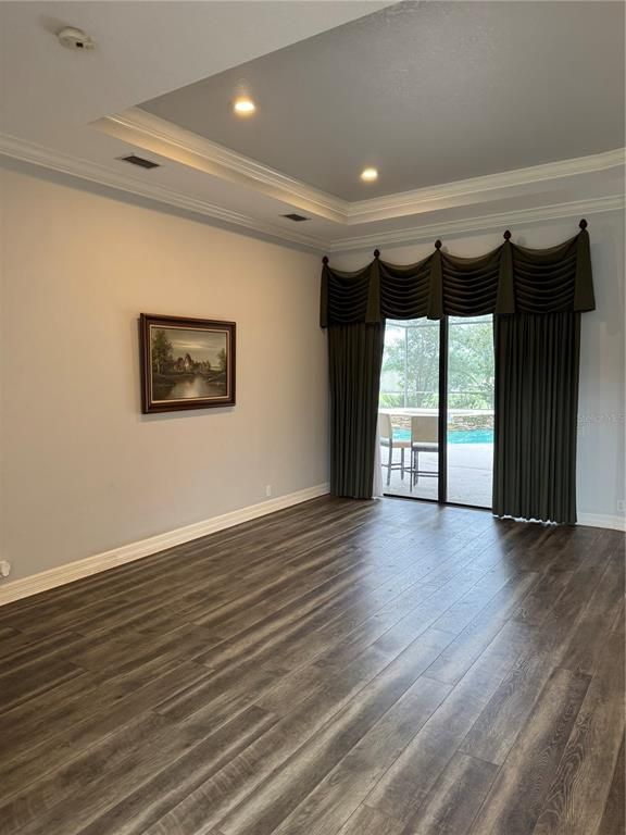 Empty room, Interior, Recessed Lighting, Wood Texture Flooring