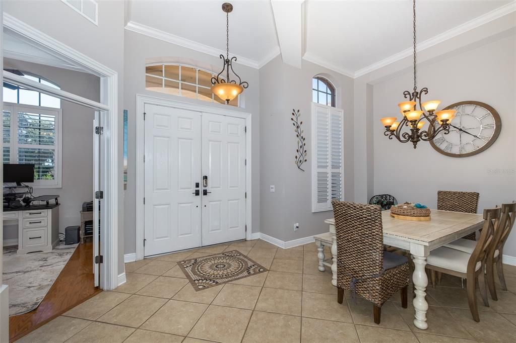 Chandelier, Dining room, Interior, Pendant Lights