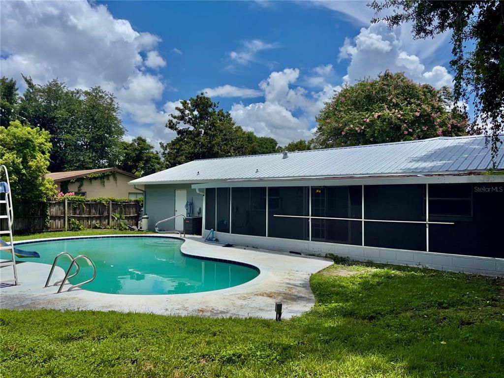 Exterior, Pool