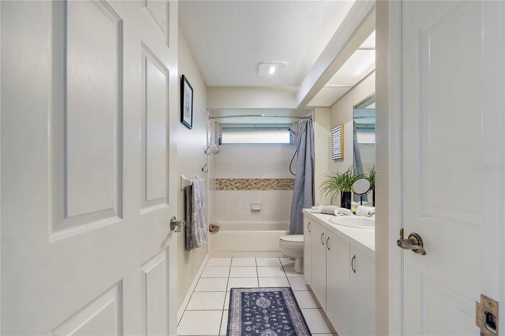 Bathroom, Dual Sink Vanities, Interior, Recessed Lighting