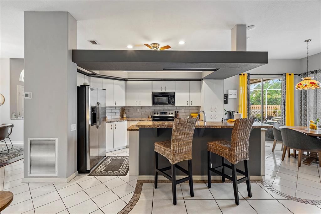 Dining room, Interior, Kitchen, Pendant Lights, Recessed Lighting, Stainless Steel Appliances
