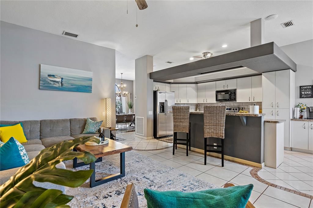 Interior, Kitchen, Living room, Pendant Lights, Recessed Lighting, Stainless Steel Appliances