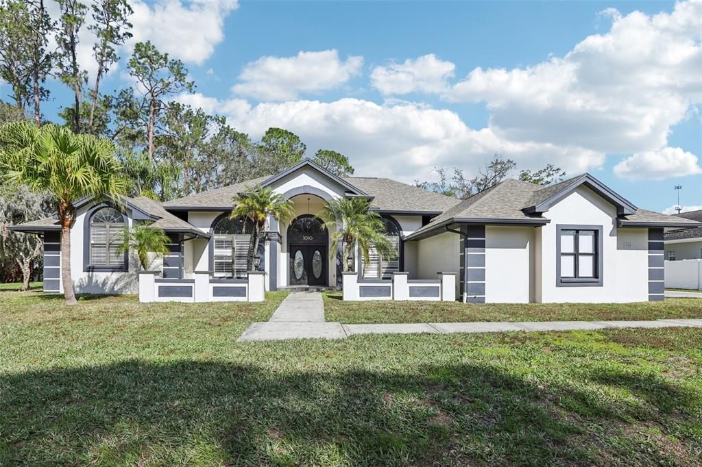 Backyard, Exterior, Facade, Ranch