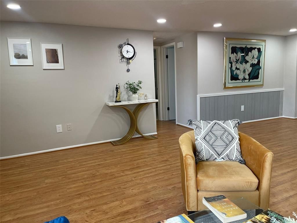 Interior, Recessed Lighting, Wood Texture Flooring