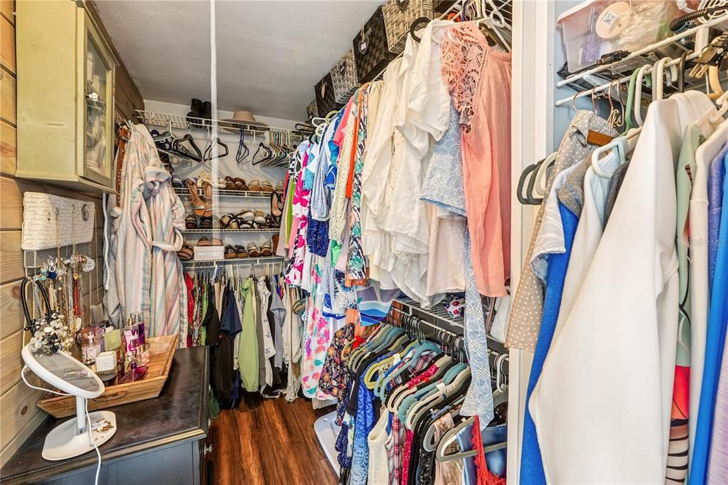 Interior, Walk-in Closets, Wood Texture Flooring