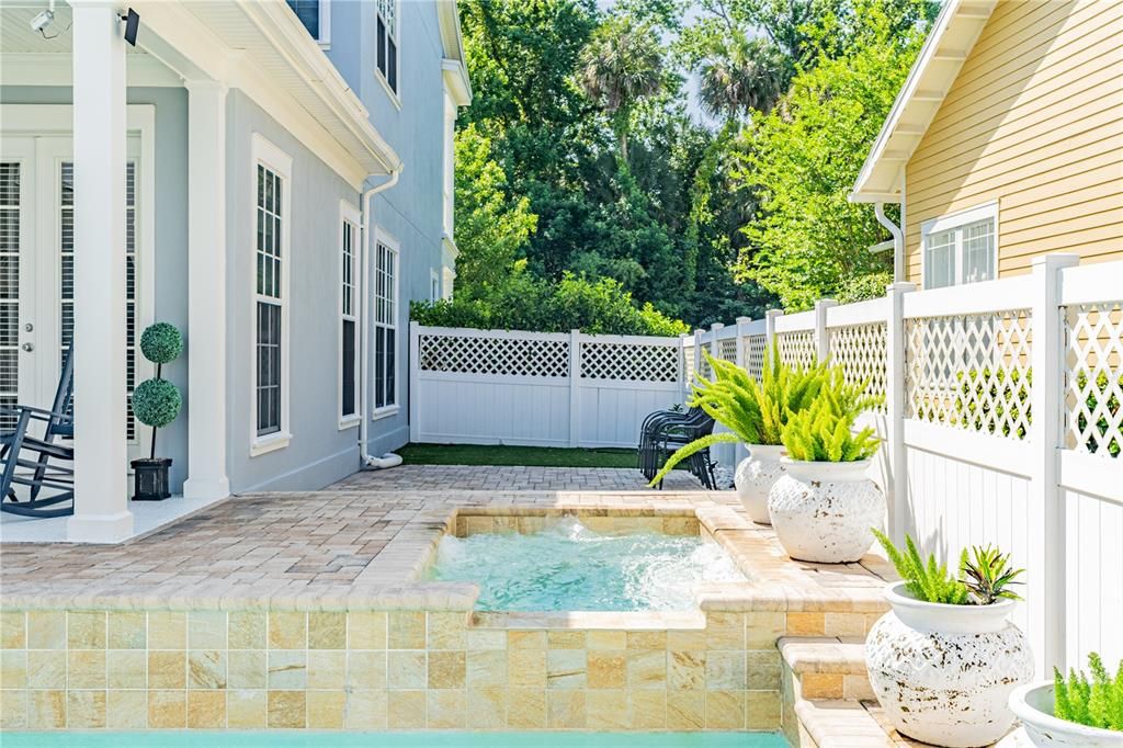 Exterior, Pool