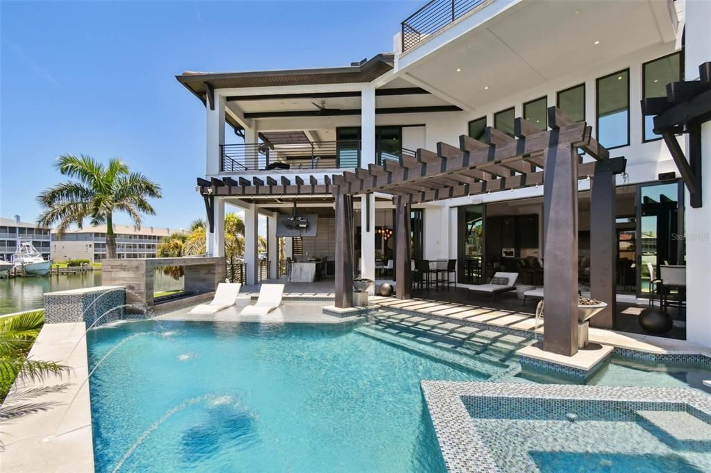Exterior, Pool, Water