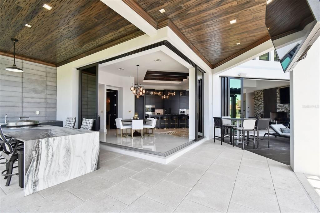Chandelier, Dining room, Interior, Pendant Lights, Recessed Lighting, Wooden Ceilings