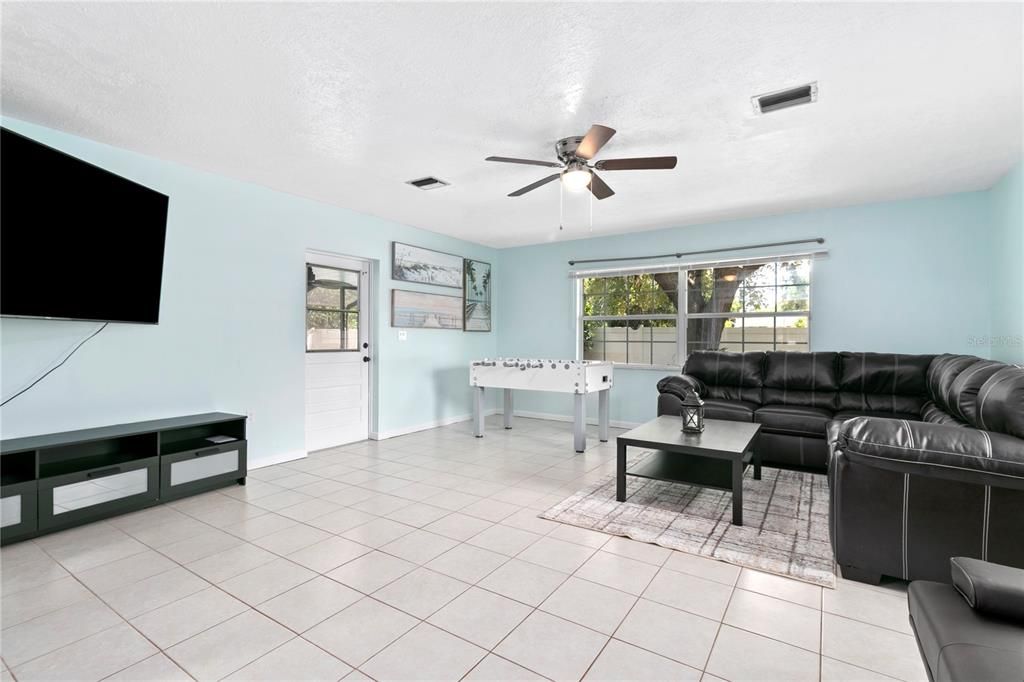 Game Room, Interior, Living room