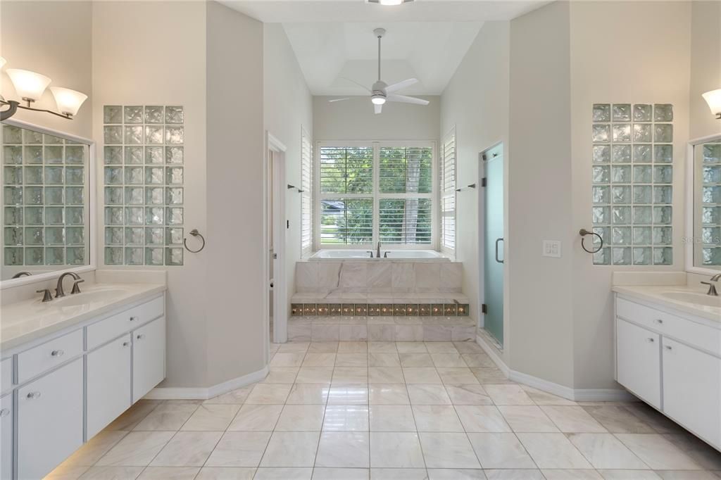 Bathroom, Dual Sink Vanities, Interior