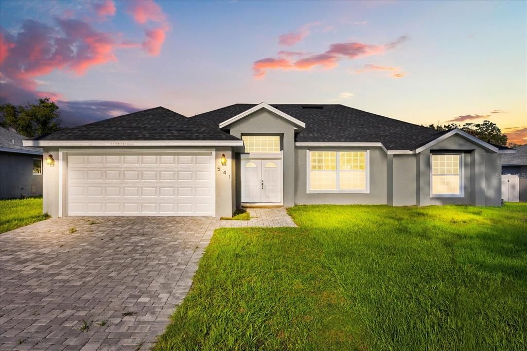 Attached, Exterior, Facade, Ranch