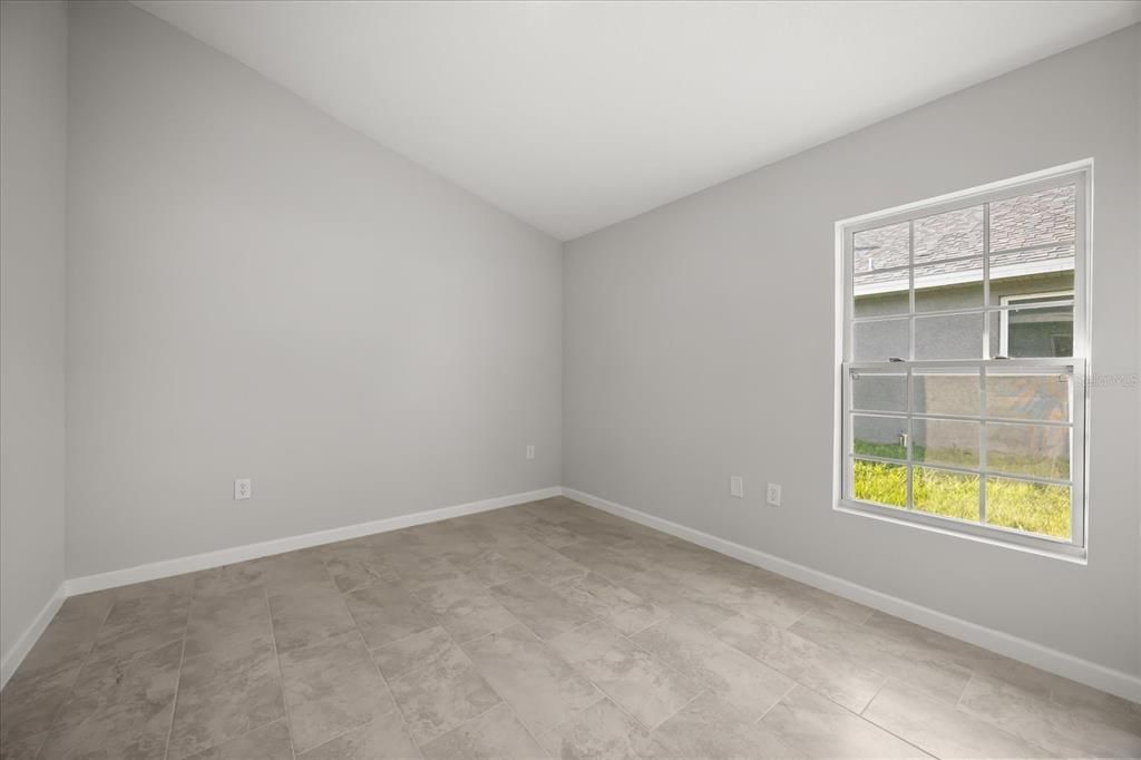 Empty room, Interior