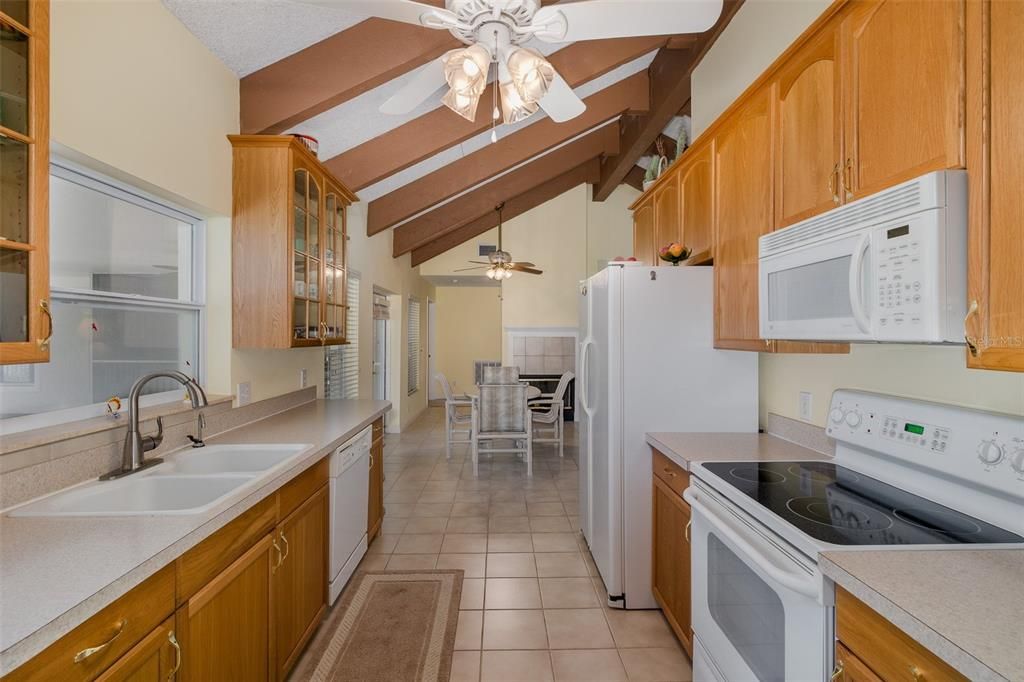 Dining room, Interior, Kitchen, Wooden Beams