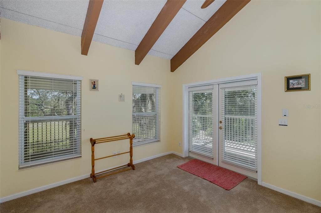 Empty room, Interior, Wooden Beams