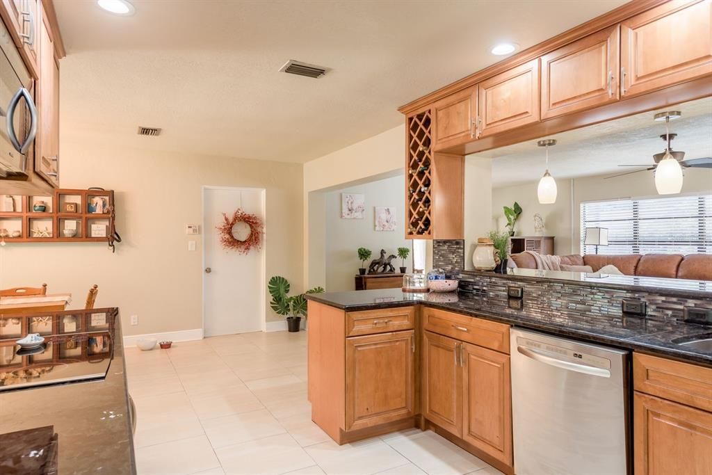 Dining room, Interior, Kitchen, Recessed Lighting