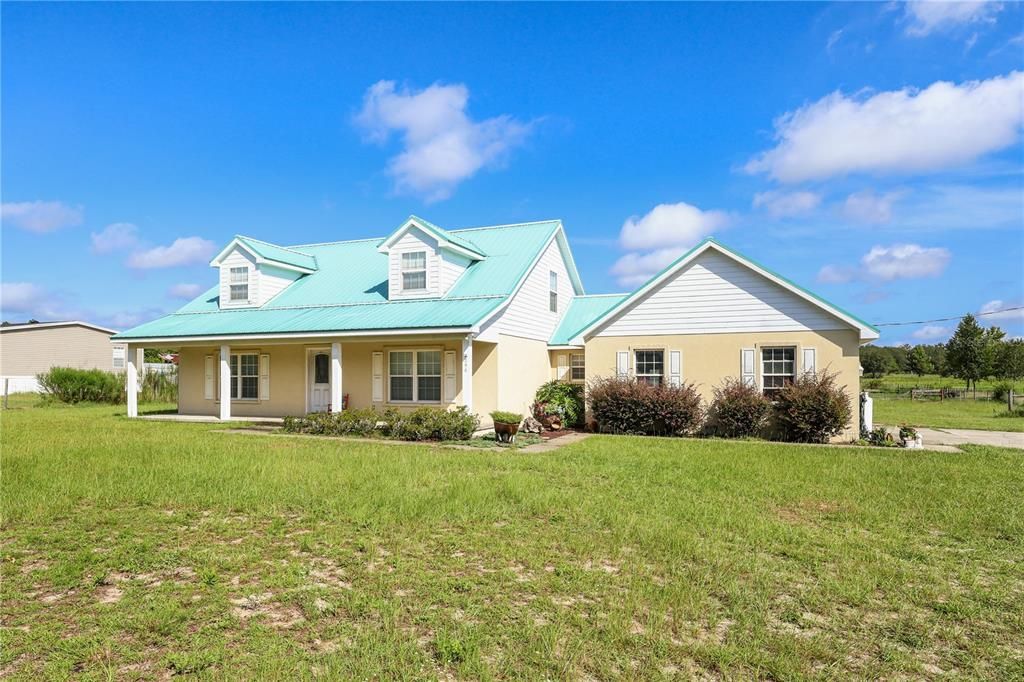 Backyard, Exterior, Facade, Farmhouse