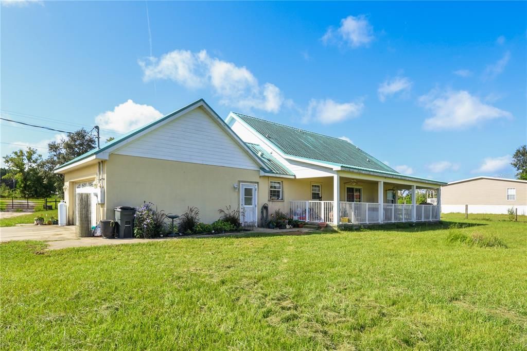Backyard, Exterior