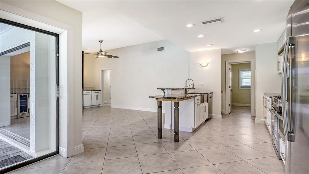 Interior, Kitchen, Recessed Lighting, Washer