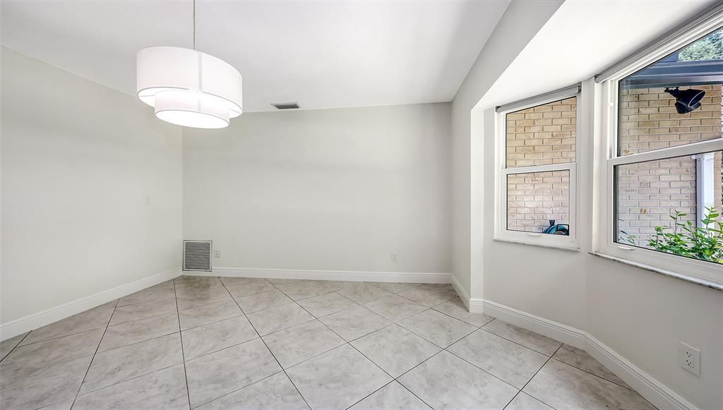 Empty room, Interior, Pendant Lights
