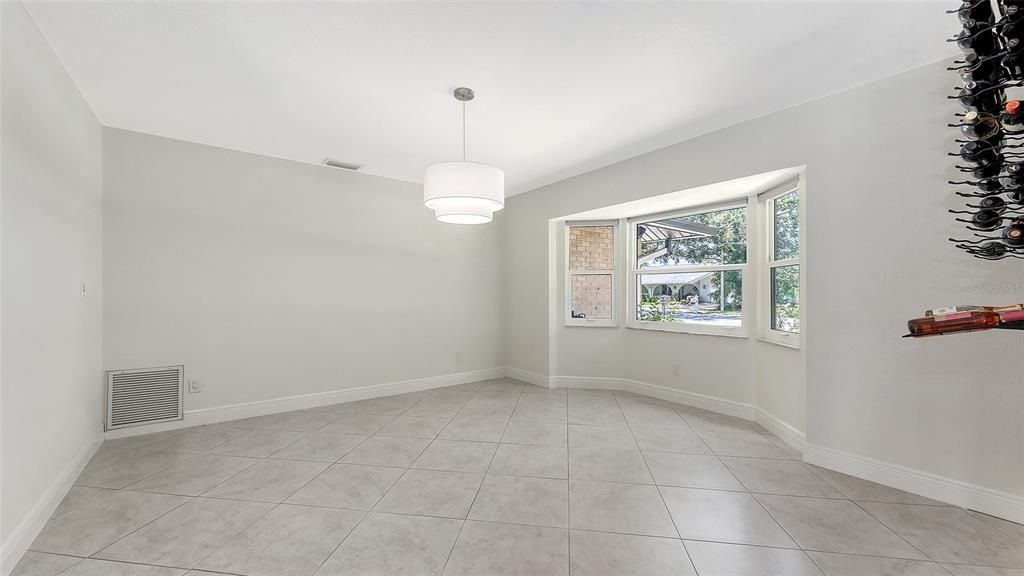 Empty room, Interior, Pendant Lights