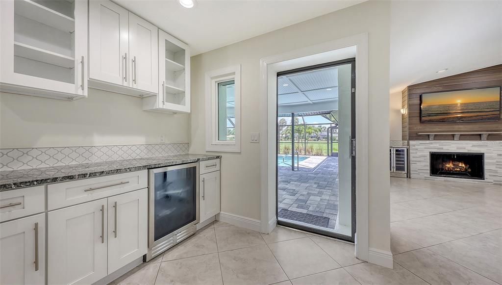 Fireplace, Interior, Kitchen, Recessed Lighting