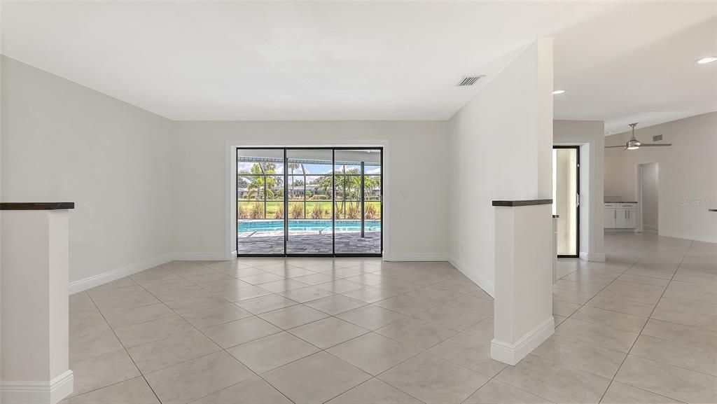 Empty room, Interior, Recessed Lighting