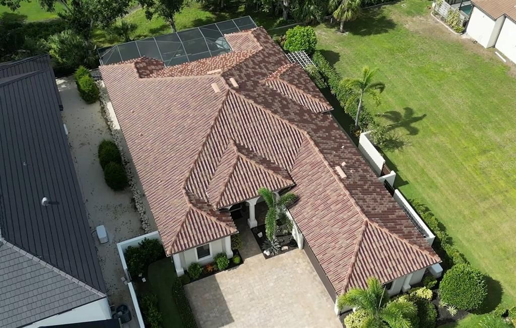 Exterior, Drone