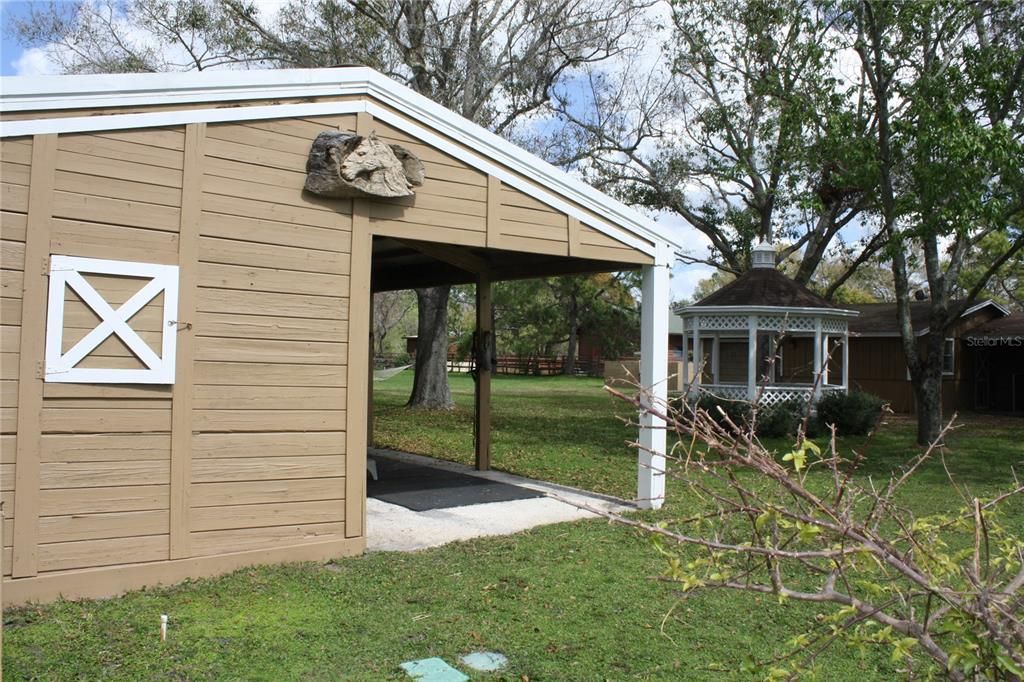 Backyard, Exterior